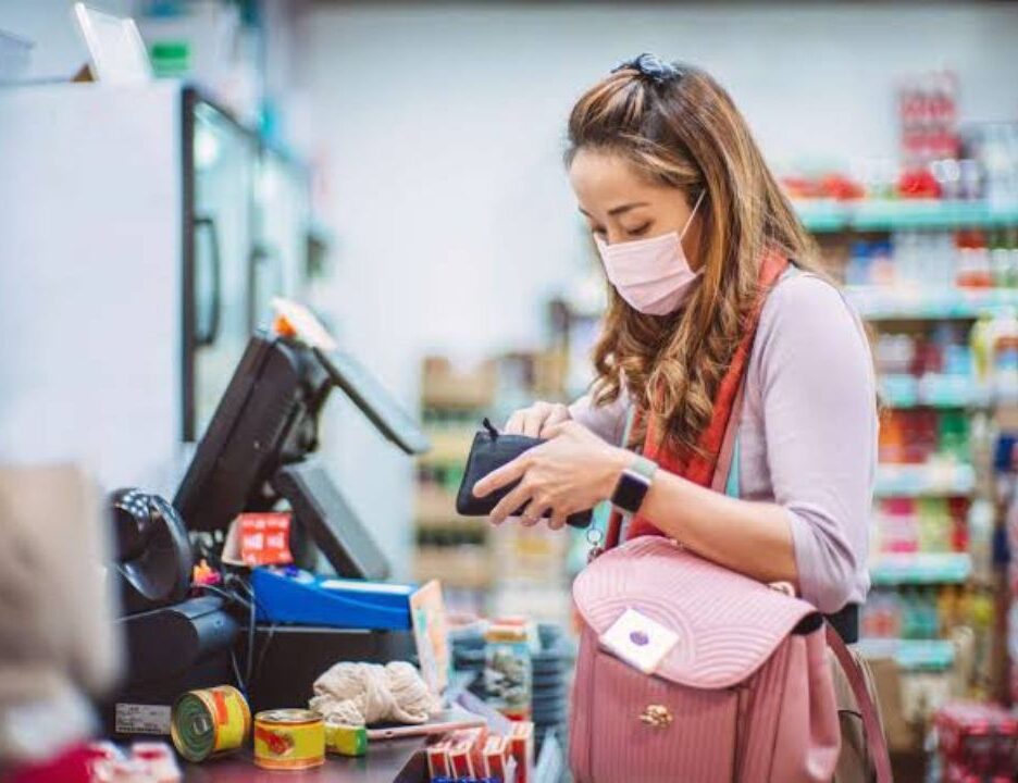 Couple Allegedly Sneaks Xbox Card Onto Checkout Belt After Georgia Woman Offers to Buy Their Groceries, and the Help Ends in a Shouting Match