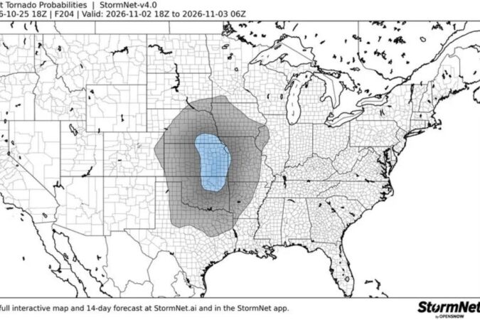 Early Warning for the Plains: Long-Range Forecast Flags a Possible Tornado and Severe Storm Threat for Monday, November 2, Centered on Kansas and Missouri