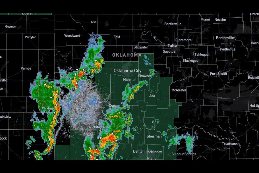 Line of Storms Pushes Across Oklahoma Overnight With 50 to 60 MPH Wind Gusts Possible, Reaching the OKC Metro Around Midnight